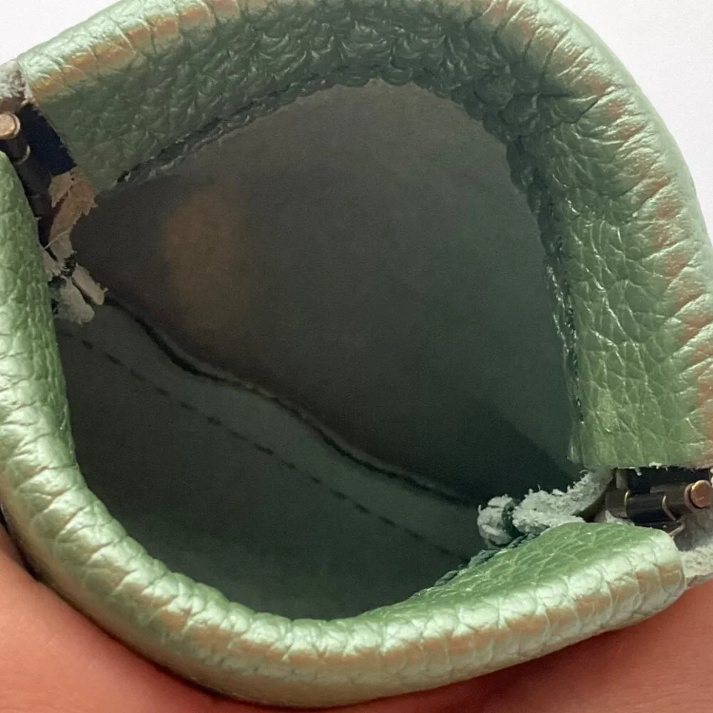 Portland Leather Goods Metallic Green Scalloped Leather Coin Purse Penny Pouch - Picture 8 of 11